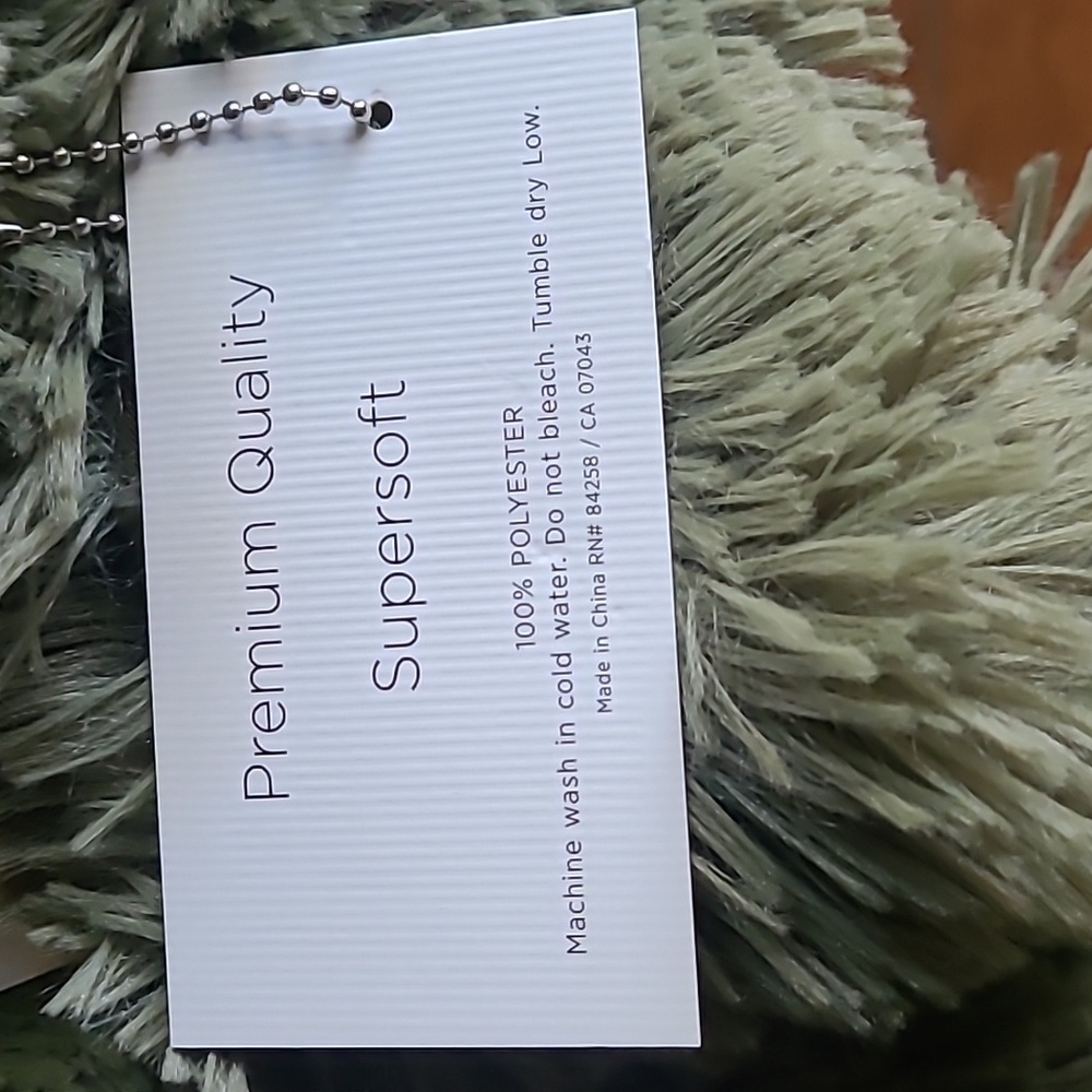 Decorative Throw - Picture 4 of 5
